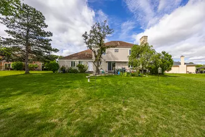 306 Woodview Court, Oak Brook, IL 60523 - Photo 15