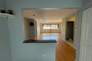 8203 Niles Center Rd, Skokie, IL 60077 - Photo 5
