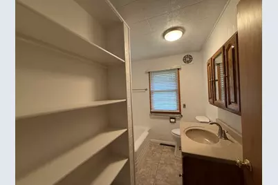 1048 Warren Street, Henry, IL 61537 - Photo 15