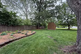 1048 Warren St, Henry, IL 61537 - Photo 7