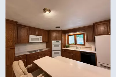 1048 Warren Street, Henry, IL 61537 - Photo 11