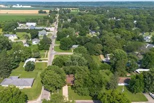1048 Warren St, Henry, IL 61537 - Photo 33