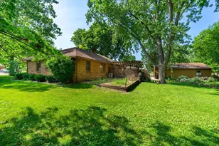 1048 Warren St, Henry, IL 61537 - Photo 29