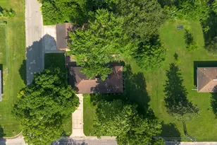 1048 Warren St, Henry, IL 61537 - Photo 5