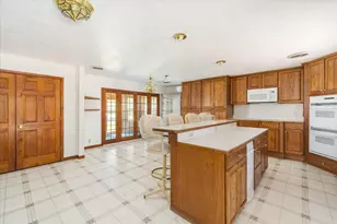 1048 Warren St, Henry, IL 61537 - Photo 13