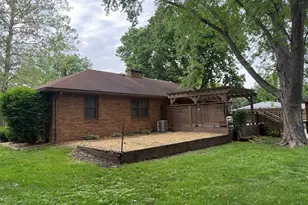 1048 Warren St, Henry, IL 61537 - Photo 5