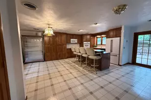 1048 Warren St, Henry, IL 61537 - Photo 9