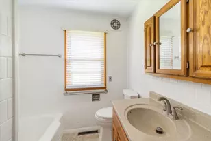 1048 Warren St, Henry, IL 61537 - Photo 19