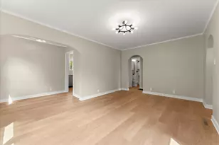 305 S Fair St, Champaign, IL 61821 - Photo 7