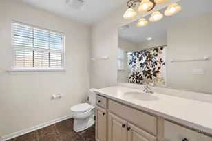 113 Valencia Pkwy, Gilberts, IL 60136 - Photo 21