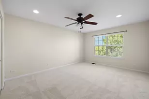 113 Valencia Pkwy, Gilberts, IL 60136 - Photo 19