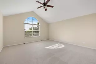 113 Valencia Pkwy, Gilberts, IL 60136 - Photo 15