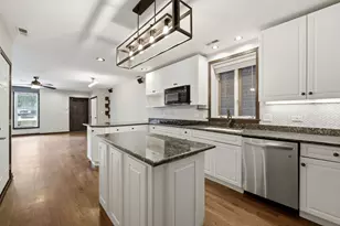 619 N Racine Ave, Chicago, IL 60642 - Photo 17