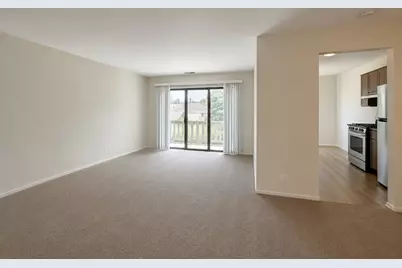 355 Lambert Drive #D2, Schaumburg, IL 60193 - Photo 3