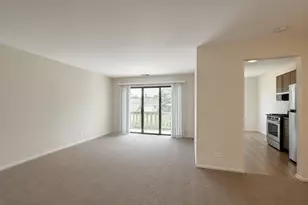 355 Lambert Dr, Schaumburg, IL 60193 - Photo 3
