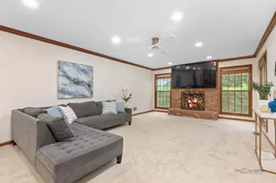 2872 Whispering Oaks Ct, Buffalo Grove, IL 60089 - Photo 7