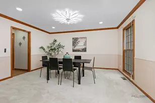 2872 Whispering Oaks Ct, Buffalo Grove, IL 60089 - Photo 5