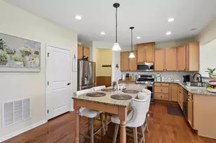 3811 Ivy Ln, Elgin, IL 60124 - Photo 7