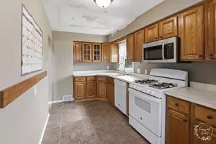 1375 Inglesh Ave, Kankakee, IL 60901 - Photo 7