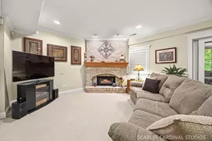 1028 Crestwood Cir, Saint Charles, IL 60175 - Photo 29