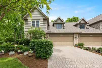 1028 Crestwood Circle, Saint Charles, IL 60175 - Photo 1