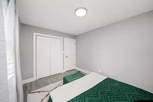 819 E 98th Pl, Chicago, IL 60628 - Photo 31