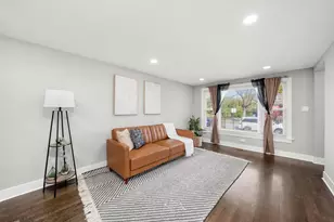 819 E 98th Pl, Chicago, IL 60628 - Photo 9