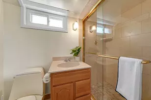 330 Gareth Ln, Schaumburg, IL 60193 - Photo 17
