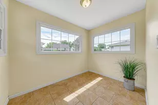 330 Gareth Ln, Schaumburg, IL 60193 - Photo 7