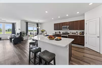 833 Americana Avenue, Pingree Grove, IL 60140 - Photo 5