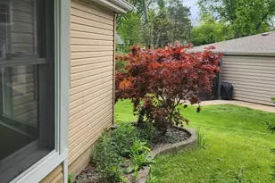 20831 N Maple Ct, Deerfield, IL 60015 - Photo 3