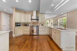 244 Clair View Ct, Lake Zurich, IL 60047 - Photo 9
