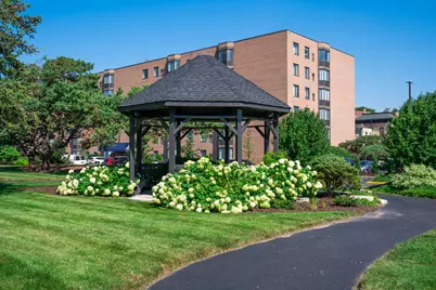637 E Woodland Park Avenue #402, Chicago, IL 60616 - Photo 3