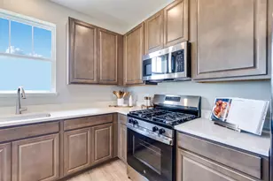 4258 Meadowridge Rd, Woodstock, IL 60098 - Photo 7