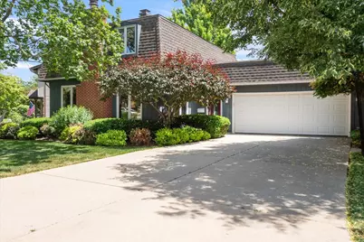 805 NW Holcomb Drive, Mundelein, IL 60060 - Photo 1