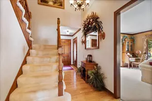 805 NW Holcomb Dr, Mundelein, IL 60060 - Photo 3