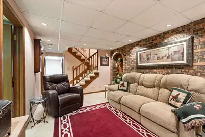 805 NW Holcomb Drive, Mundelein, IL 60060 - Photo 21