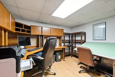 805 NW Holcomb Drive, Mundelein, IL 60060 - Photo 23