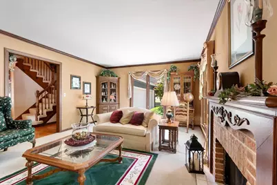 805 NW Holcomb Drive, Mundelein, IL 60060 - Photo 7