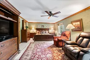 805 NW Holcomb Dr, Mundelein, IL 60060 - Photo 15