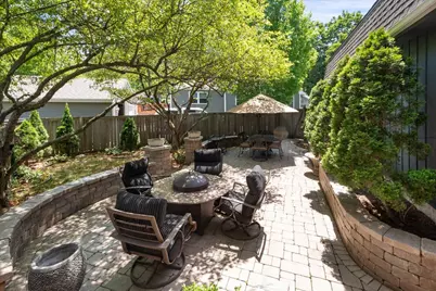 805 NW Holcomb Drive, Mundelein, IL 60060 - Photo 27