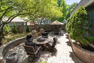 805 NW Holcomb Dr, Mundelein, IL 60060 - Photo 27