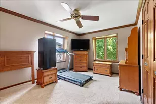 805 NW Holcomb Dr, Mundelein, IL 60060 - Photo 19