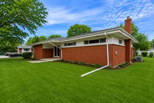 7719 Gail Ave, Darien, IL 60561 - Photo 15