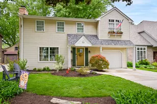 184 N Kenilworth Ave, Glen Ellyn, IL 60137 - Photo 1