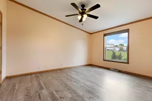 5715 Cypress Ln, Machesney Park, IL 61115 - Photo 15