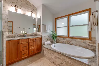 590 Hapsfield Lane, Buffalo Grove, IL 60089 - Photo 23