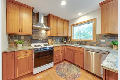 590 Hapsfield Lane, Buffalo Grove, IL 60089 - Photo 11