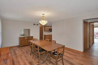 8001 Lockwood Avenue S, Burbank, IL 60459 - Photo 11