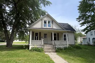 302 Oak St, Earlville, IL 60518 - Photo 1